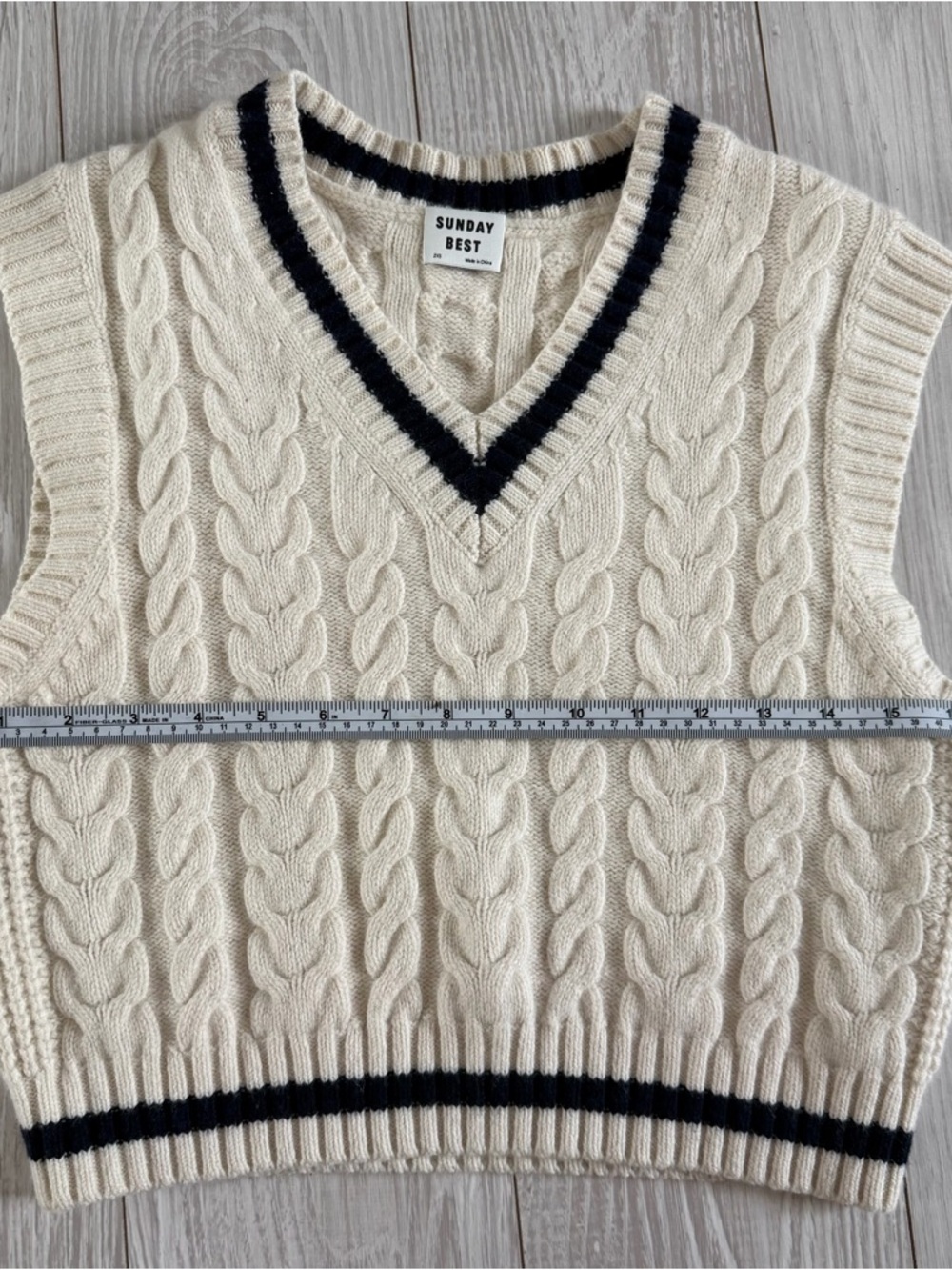 Sweater vest - Picture 2 of 3